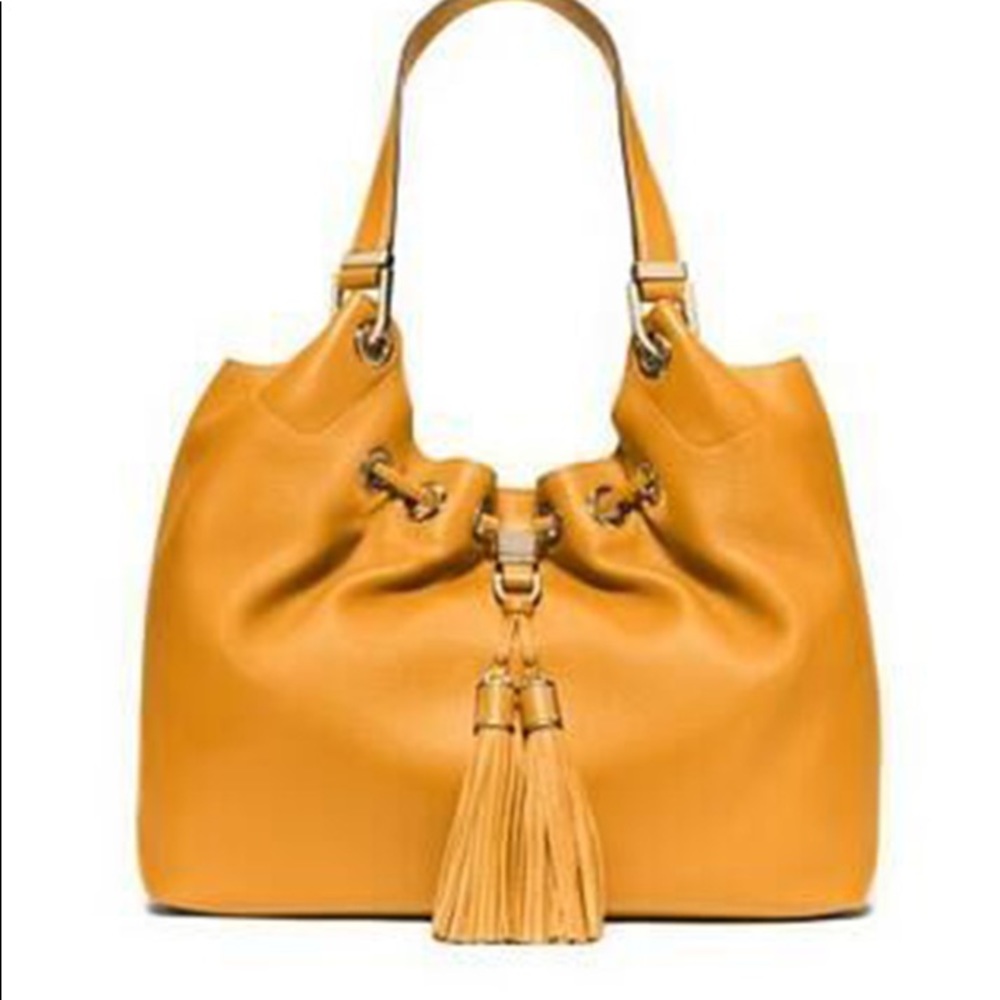 Authentic Michael Kors Camden Shoulder Bag 👜